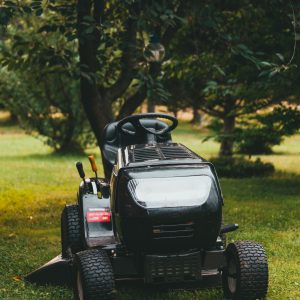 Tractor podadora de césped